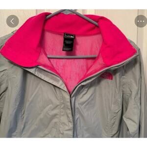 THE NORTH FACE
DryVent Women's
Rain
JacketWindbreaker
Gray Hooded Size
Medium